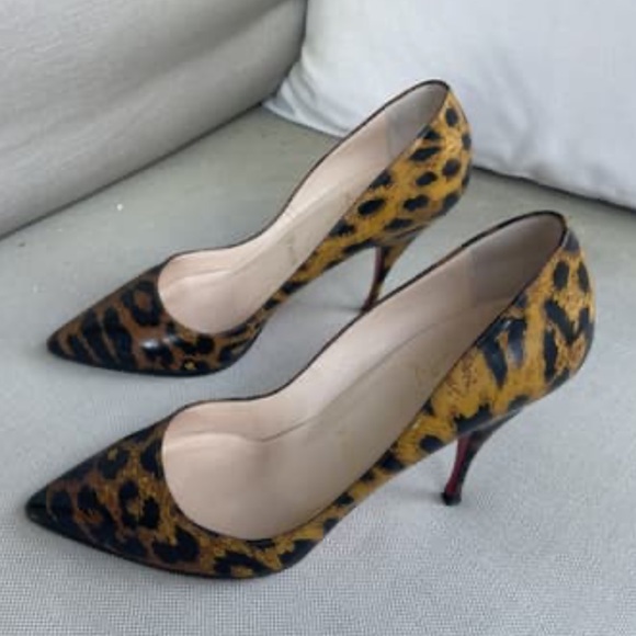 Authentic Christian Louboutin Patent leather heels Size 39 - Picture 1 of 4